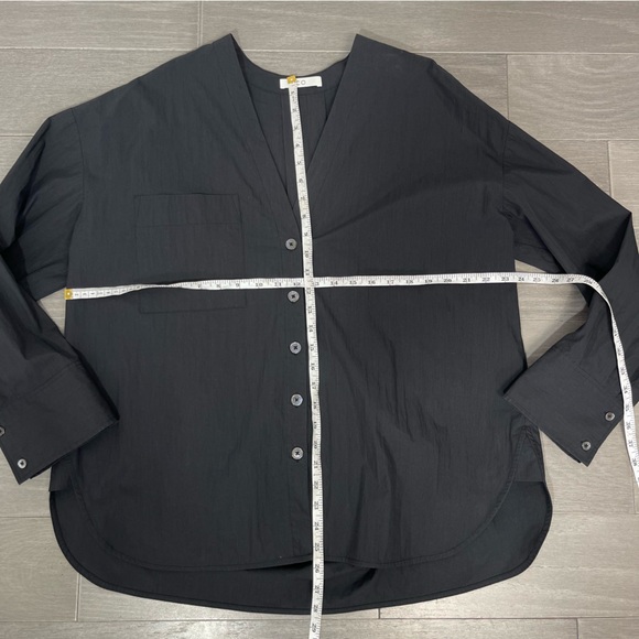 CO Collections V-Neck Blouse in Cotton Blend Poplin Black S Luxury Minimalist - Picture 14 of 16